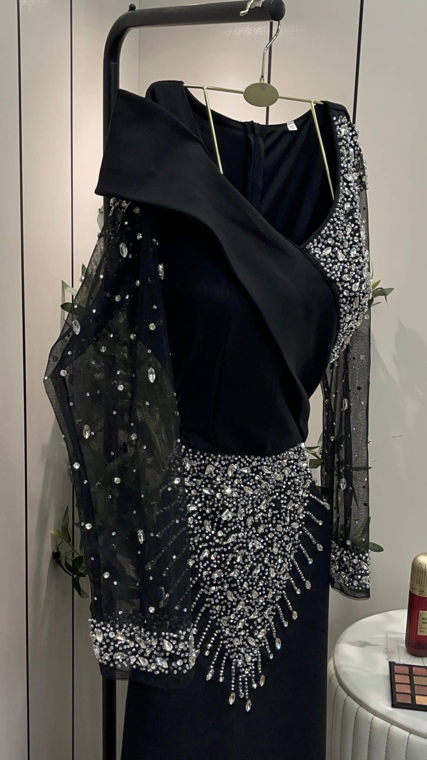 فستان مناسبات أسود فاخر - الصورة 2