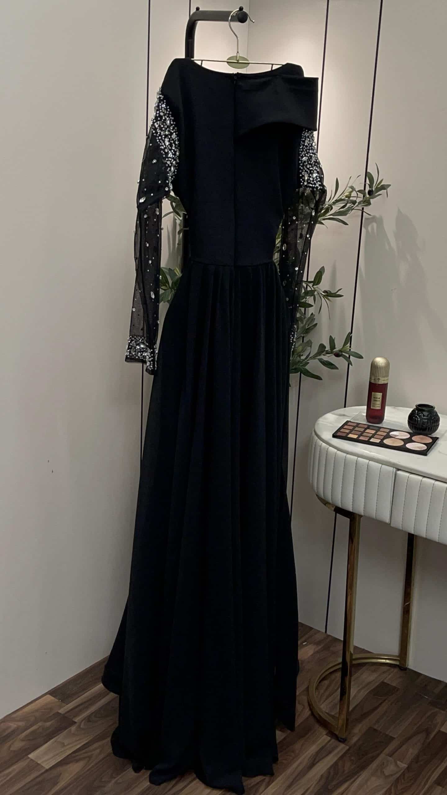 فستان مناسبات أسود فاخر - الصورة 3