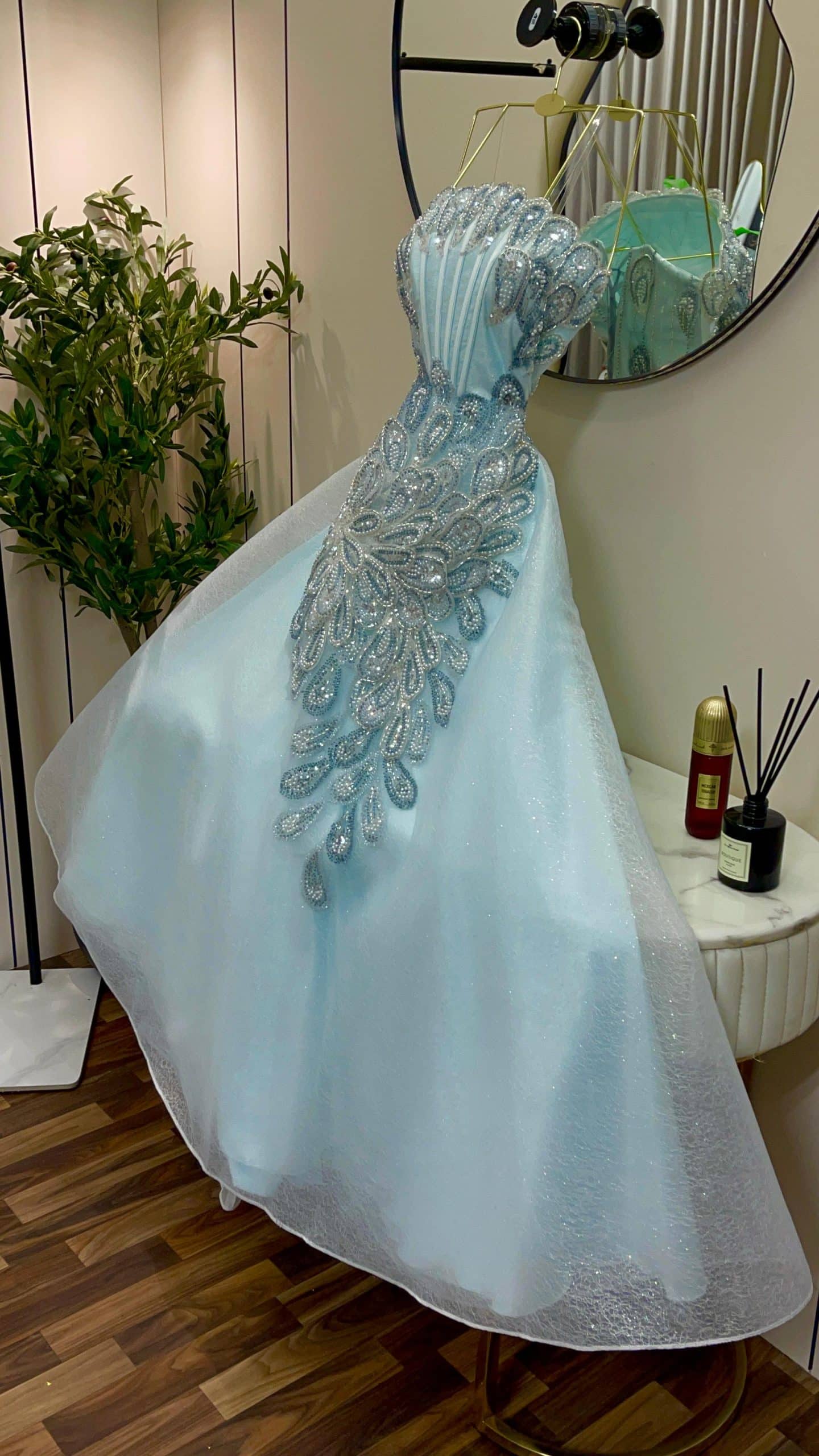 فستان سهرة تيفاني بتطريز فاخر - الصورة 4