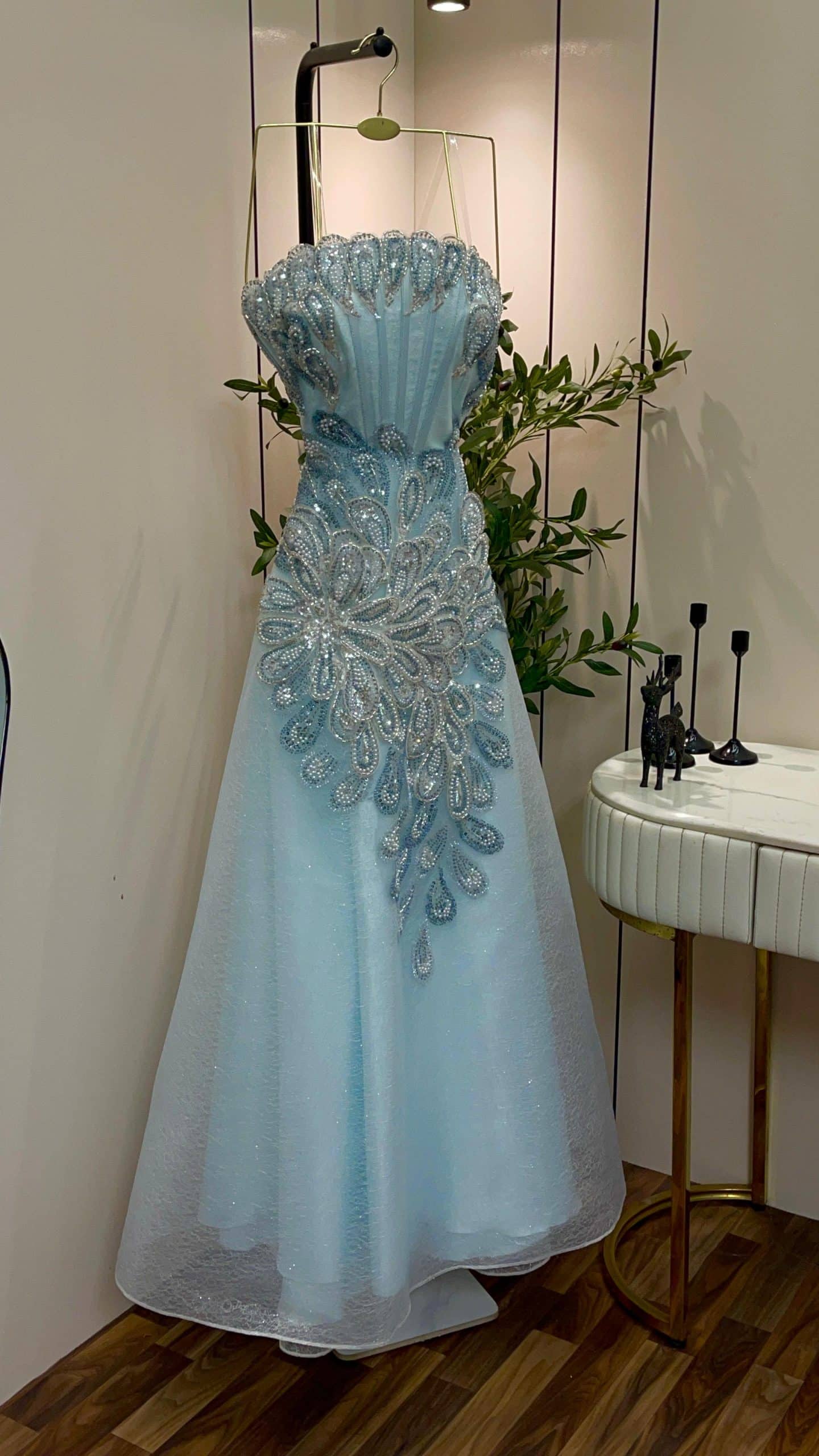 فستان سهرة تيفاني بتطريز فاخر