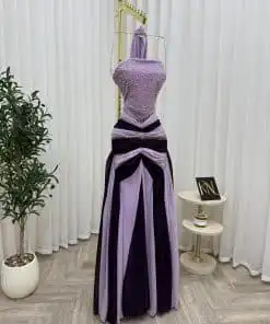 Alternative view of فستان سهرة موف فاخر بتصميم ثنائي اللون وتطريز لامع