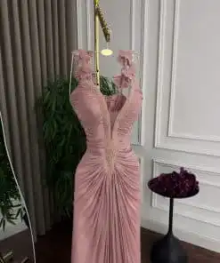 Alternative view of فستان سهرة وردي واسود بودر بتصميم ناعم وثنيات أنيقة