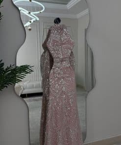 Alternative view of فستان سهرة وردي غباري مطرز بالكامل بتصميم فاخر