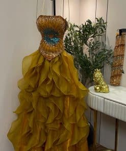 Alternative view of فستان سهرة فاخر باللون الذهبي مع تنورة كشكش متعددة الطبقات