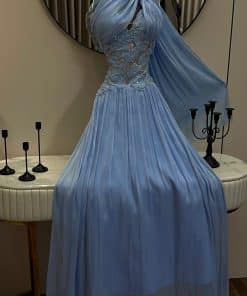 Alternative view of فستان سهرة أزرق سماوي بتصميم وردة أنيق وشيفون فاخر