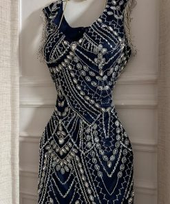 Alternative view of فستان سهرة كحلي فاخر مطرز بالكريستال بتصميم مستقيم أنيق