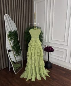 Alternative view of فستان سهرة أخضر فاتح طويل بكشاكش طبقات