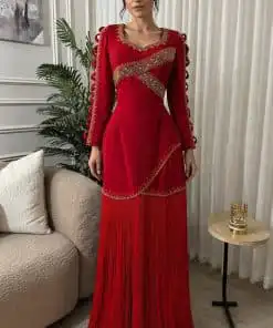 فستان سهرة أحمر بتطريز ذهبي وشراشيب فاخرة