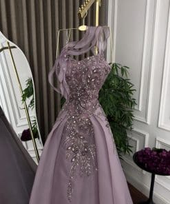 Alternative view of فستان سهرة طويل موف مزخرف بالتطريز الفاخر