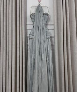 Alternative view of فستان سهرة رمادي فضي فاخر بكسرات وأحجار لامعة