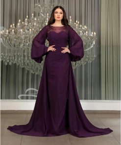 فستان سهرة بنفسجي فاخر بكاب طويل وأكمام واسعة