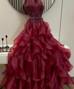 Alternative view of فستان سهرة أحمر فاخر بذيل كشكش وتطريز كريستال راقٍ