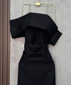 Alternative view of فستان سهرة أسود بأكتاف مكشوفة أنيق