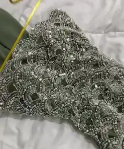 Alternative view of فستان سهرة أخضر ضيقة مع شال أنيق