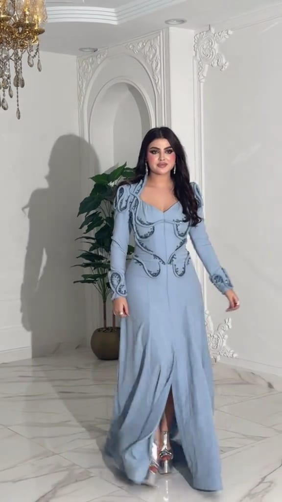 فستان سهرة رمادي فاخر بتطريز ناعم - الصورة 6