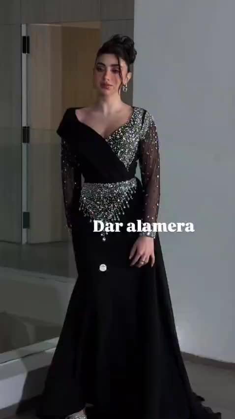 فستان مناسبات أسود فاخر