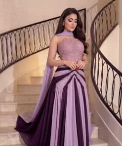 فستان سهرة موف فاخر بتصميم ثنائي اللون وتطريز لامع