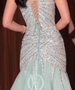 Alternative view of فستان سهرة أخضر نعناعي بتطريز لامع وتنورة تول أنيقة