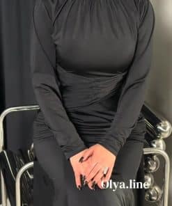 فستان سهرة أسود طويل بتصميم أنيق وظهر دانتيل مفتوح