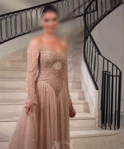 فستان سهرة بيج طويل بتطريز فاخر