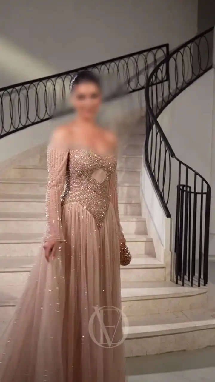 فستان سهرة بيج طويل بتطريز فاخر