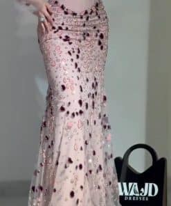 Alternative view of فستان سهرة وردي غباري فاخر بأكمام شفافة