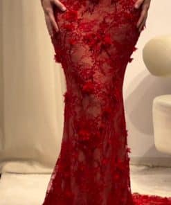 Alternative view of فستان سهرة أحمر دانتيل فاخر بتطريز وردي وتصميم طويل