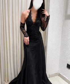 فستان سهرة أسود أنيق بياقة هالتر وأكمام دانتيل فاخرة