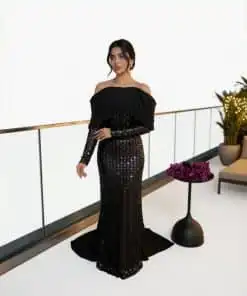 فستان سهرة أسود فاخر بترتر لامع وتصميم أوف شولدر أنيق