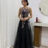فستان سهرة أسود منفوش بتطريز وردي