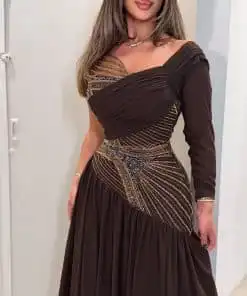 Alternative view of فستان سهرة بني فاخر بتطريز ذهبي ودرابيه أنيق