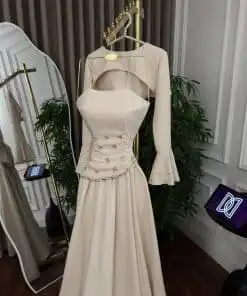 Alternative view of فستان مناسبات اكمام طويلة بتصميم محتشم وتطريز ناعم