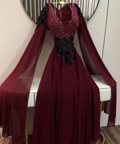 Alternative view of فستان سهرة عنابي فاخر بتطريز أسود وأكمام شيفون