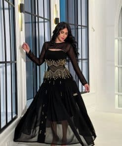 فستان سهرة أسود فاخر بأكمام شفافة