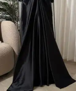 Alternative view of فستان سهرة أسود دانتيل ودرابيه