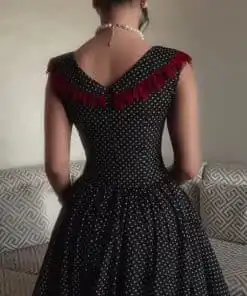 Alternative view of فستان ميدي أسود منقط بياقة كشكش حمراء