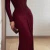 فستان سهرة عنابي فاخر بأكمام طويلة