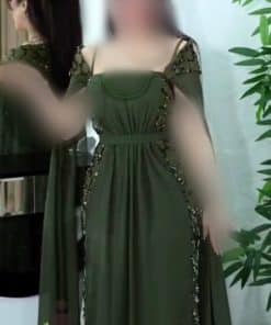 فستان سهرة زيتي بأكمام منسدلة
