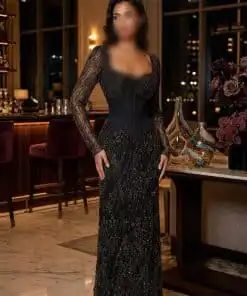 فستان سهرة أسود وأكمام مطرزة