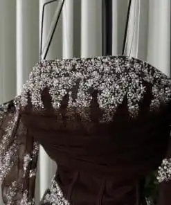 Alternative view of فستان سهرة بني بدون أكمام