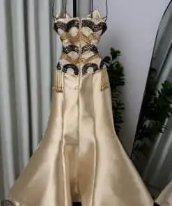 Alternative view of فستان سهرة شامبين بتطريز ذهبي وأسود فاخر وقصة ميرميد