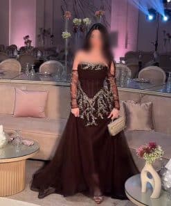 فستان سهرة بني بدون أكمام