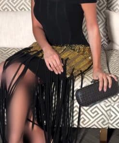 فستان سهرة أسود بترتر ذهبي وشراشيب طويلة