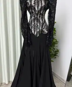 Alternative view of فستان سهرة أسود دانتيل بقصة حورية البحر