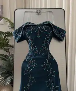 Alternative view of فستان سهرة بترولي طويل أوف شولدر بتطريز لامع