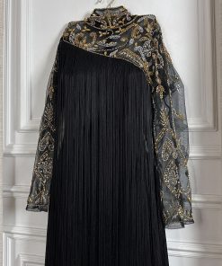 Alternative view of فستان سوداء فاخرة بتطريز ذهبي وأكمام دانتيل