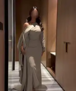 فستان سهرة بكتف واحد مع كاب