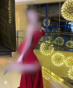 Alternative view of فستان سهرة أحمر ميرميد بدون أكمام تصميم فاخر بذيل طويل
