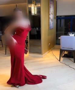 فستان سهرة أحمر ميرميد بدون أكمام تصميم فاخر بذيل طويل