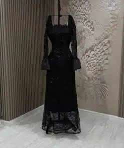 Alternative view of فستان سهرة أسود طويل من الدانتيل بأكمام جرس